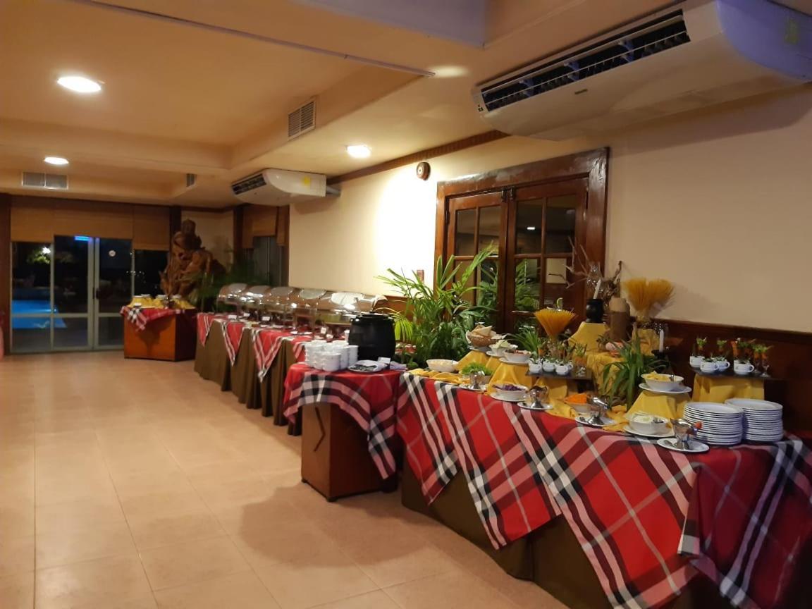 The Oasis Beach Resort هامبانتوتا المظهر الخارجي الصورة