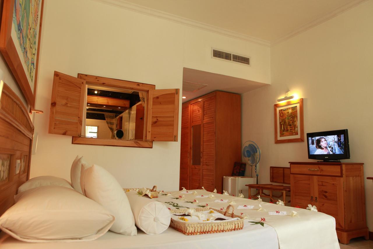 The Oasis Beach Resort هامبانتوتا المظهر الخارجي الصورة