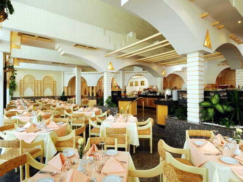 The Oasis Beach Resort هامبانتوتا المظهر الخارجي الصورة