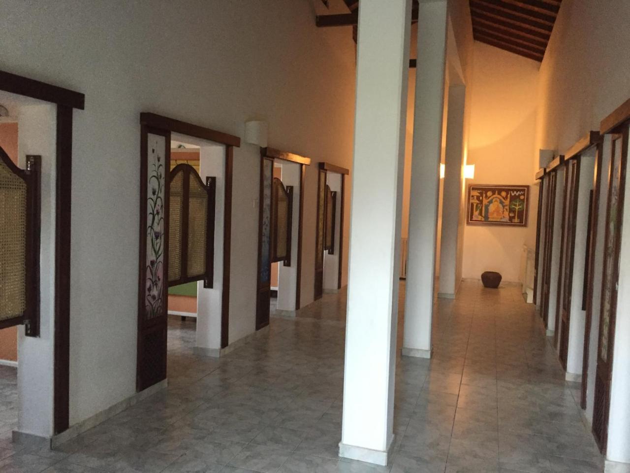 The Oasis Beach Resort هامبانتوتا المظهر الخارجي الصورة