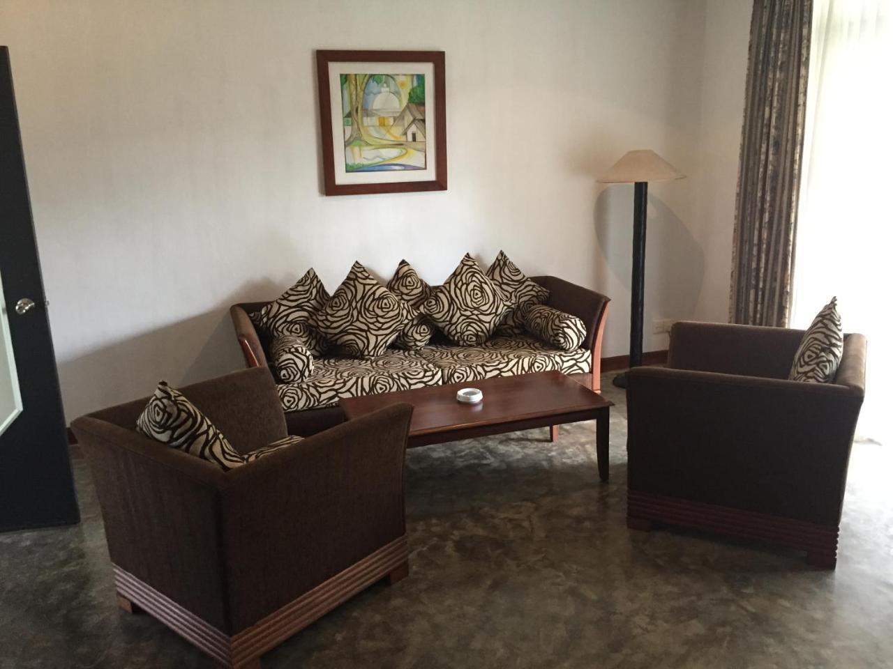 The Oasis Beach Resort هامبانتوتا المظهر الخارجي الصورة