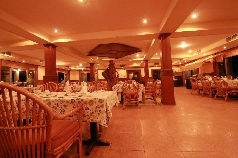 The Oasis Beach Resort هامبانتوتا المظهر الخارجي الصورة